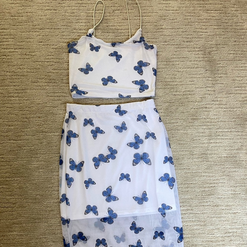 White butterfly matching set. Skirt and crop top